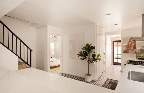 Venice House | Labor Day Special Rate! Venice Beach Villa Steps to Venice Beach & Abbot Kinney