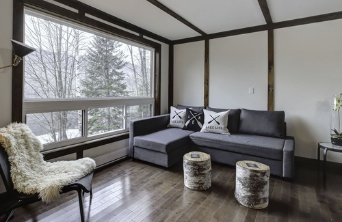 Amherst Ski Chalet | Lac Brochet ☼ Ski Mont-Tremblant ♥ Spa 4 Seasons ♫