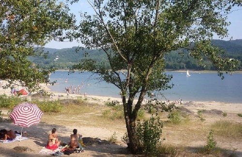 Durfort Apartment | Lac de St Ferréol Rental with terrace and pool access
