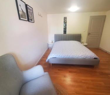 Malbuisson Apartment | Lac Saint-Point au balcon