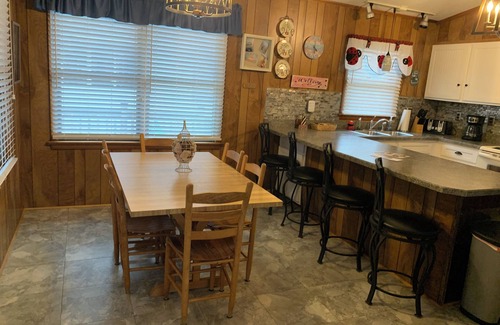 Nags Head Cottage | Lady Bug, Traditional Nags Head Charm Close To Beach Restaurants, Attractions.