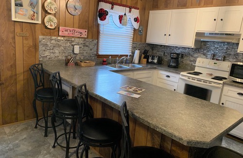 Nags Head Cottage | Lady Bug, Traditional Nags Head Charm Close To Beach Restaurants, Attractions.