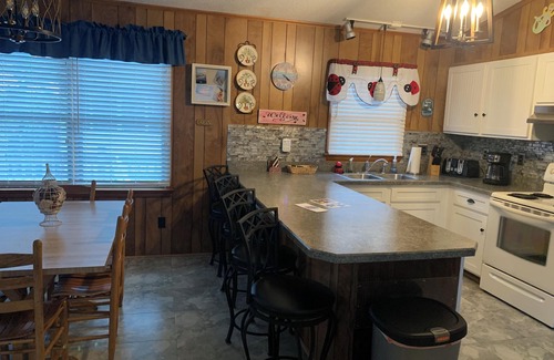 Nags Head Cottage | Lady Bug, Traditional Nags Head Charm Close To Beach Restaurants, Attractions.