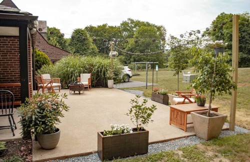 Conestoga House | Lady Grey Cottage | Hot Tub, Fireplace, King Bed, Countryside Escape