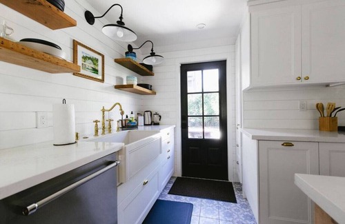 Whittier Heights House | “Lady Mary” 3 Bedroom Ballard Cottage