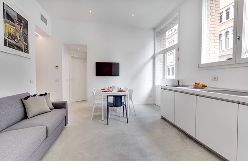 Castello Apartment | LADY T Luxury Loft, up to 14 people