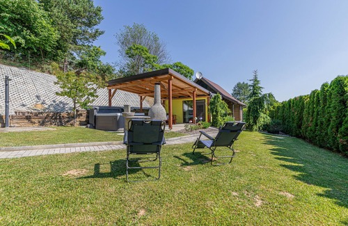 Moravske Toplice Ski Chalet | Ladybug House With Whirlpool, Fokovci, Slovenia
