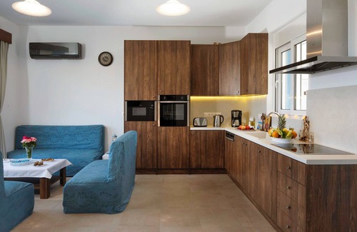 Archangelos House | Laftira's Sea View Home