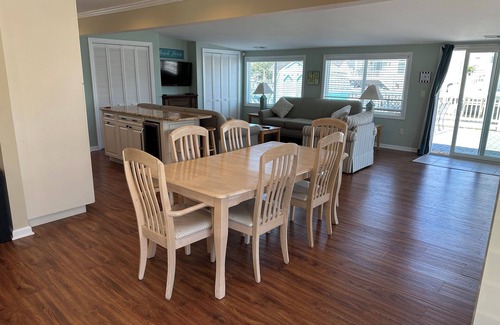 Beach Haven West House | Lagoon Living! 3-bedroom house with AC, WiFi in peaceful Beach Haven West