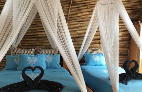 Batu Karas Bed & Breakfast | Lagoona Beach Bungalows