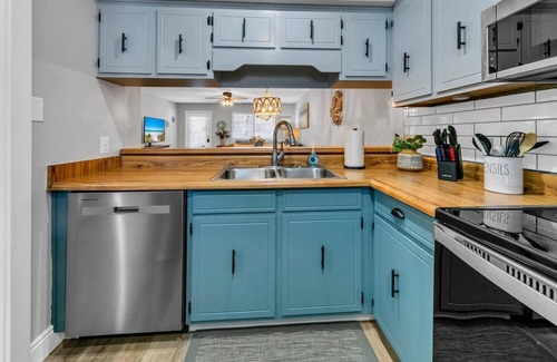 Laguna Beach Estates House | Laguna Breeze! Newly Updated! 90-Seconds to Beach