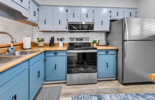 Laguna Beach Estates House | Laguna Breeze! Newly Updated! 90-Seconds to Beach
