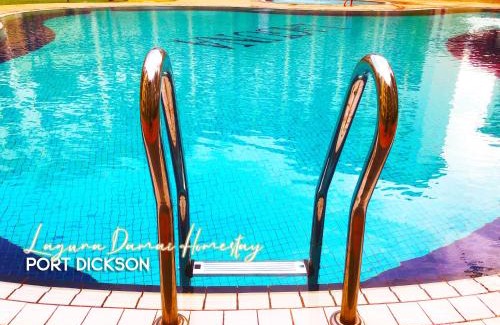 Tanjung Tanah Merah Apartment | Laguna Damai Homestay Teluk Kemang PD 3BR- Pool View