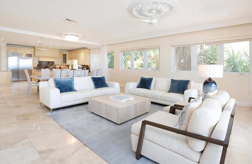 Seven Mile Beach Apartment | Laguna Del Mar