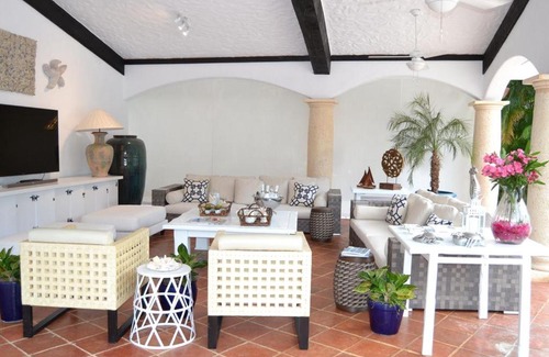 Los Limones Villa | Laguna Luxury Villa