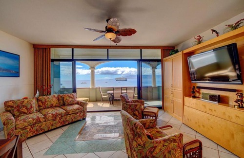 Historic Lahaina Front Street Hotel | Lahaina Shores Beach Resort, a Destination by Hyatt Residence