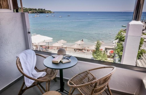 Agia Pelagia Apartment | Laia Seafront Luxury Apartments