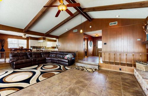 Kemp House | Laid-Back Lake House