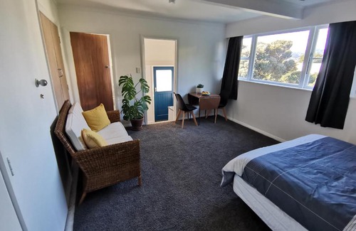 Lyall Bay Apartment | Laid-back Lyall self contained studio