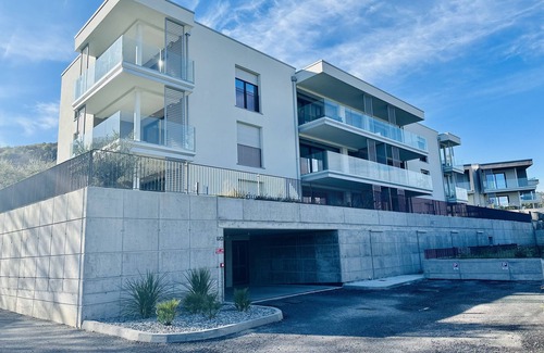 Iseo House | Lake and mountain view house - with private garage