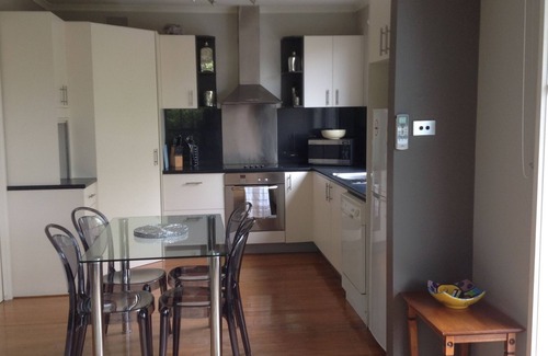Lake Wendouree Apartment | Lake Apartment - Metres to Lake Wendouree