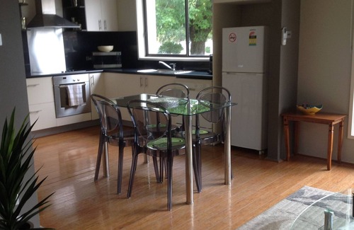 Lake Wendouree Apartment | Lake Apartment - Metres to Lake Wendouree