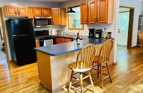 Albrightsville House | ✦✧Lake/Beach Access | 4 Bedrooms | BBQ | Deck | Yard