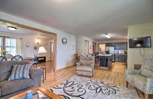 St. Albans House | Lake Champlain Home w/Decks, Kayaks & Fire Pit!
