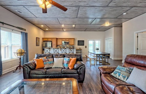 Hiawassee House | Lake Chatuge Bungalow - by Chatuge Home Concierge Lake and mountain view, fire pit, pet friendly