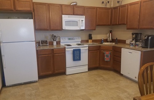 Manson House | Lake Chelan Getaway! Private pool/hottub with an amazing Lake Chelan view!n