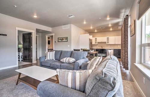 Manson Condo | Lake Chelan Resort Condo: Pool & Hot Tub Access!