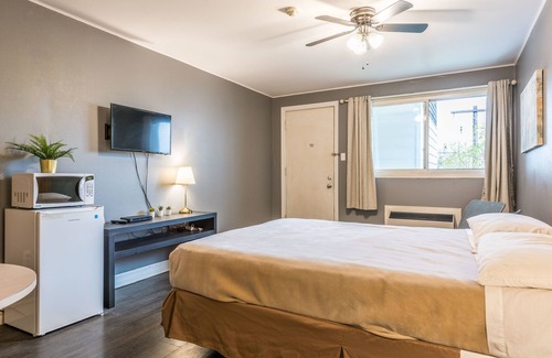 Dartmouth Hotel | Lake City Motel