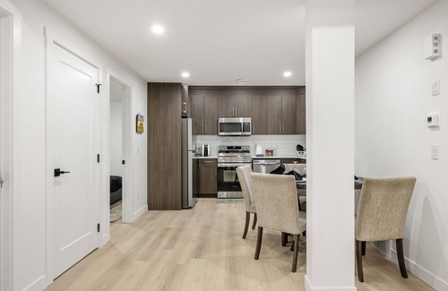 Chestermere House | Lake Community Hideout
