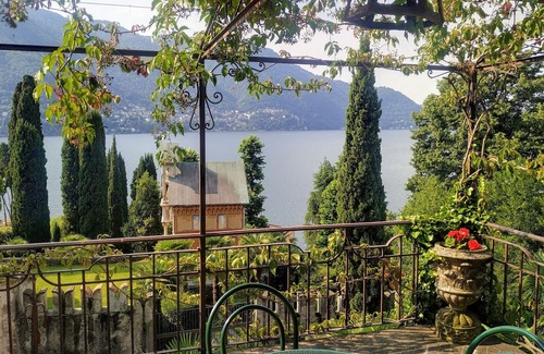 Moltrasio Apartment | Lake Como Rose Castle - 2 bedroom apartment with terrace, garden and lake view