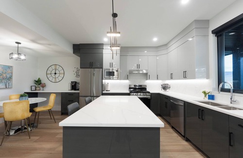 Central Okanagan House | Lake Country Vacay | w/King Bed