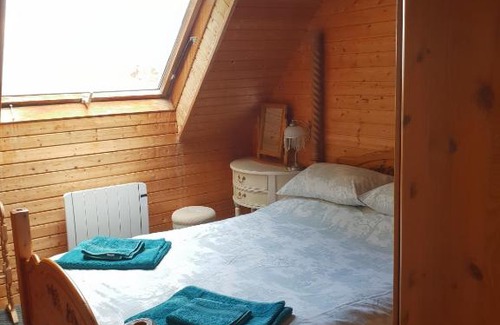 Saint-Germain-de-Tallevende-la-Lande-Vaumont Cabin | Lake Dathee Lodge