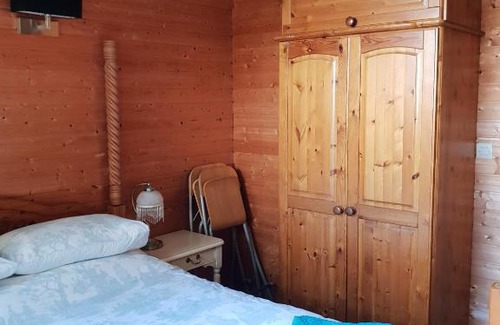 Saint-Germain-de-Tallevende-la-Lande-Vaumont Cabin | Lake Dathee Lodge
