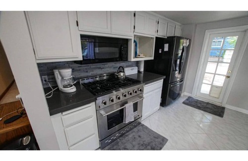 Lakeland Village House | Lake Elsinore Lakehouse