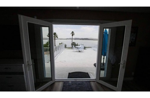 Lakeland Village House | Lake Elsinore Lakehouse