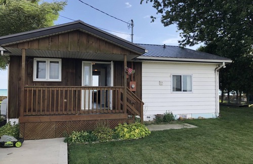 Harwich House | Lake Erie waterfront cottage