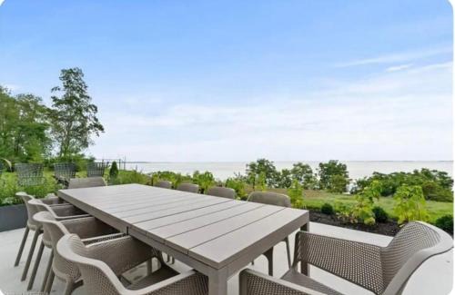 St. Williams House | Lake Erie waterfront villa