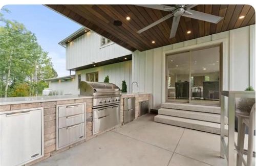 St. Williams House | Lake Erie waterfront villa