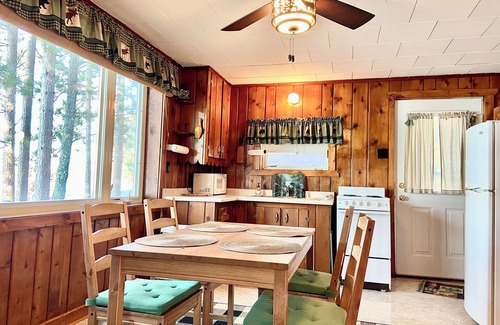 St Germain Cabin | Lake Escape Cottage on Pickerel Lake Can Sleep 6