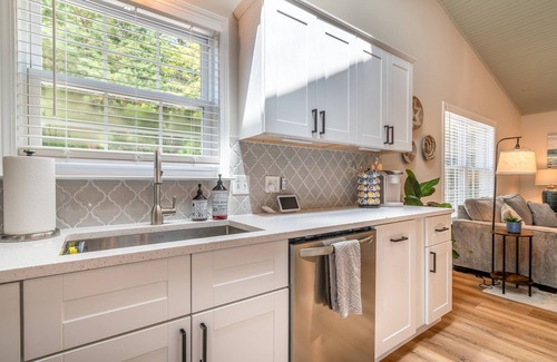 Terrell House | Lake Escape's Cottage on the Cove