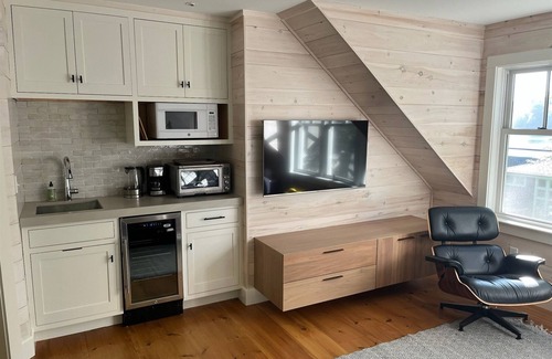 Lincolnville House | LAKE ESCAPE - Town of Lincolnville