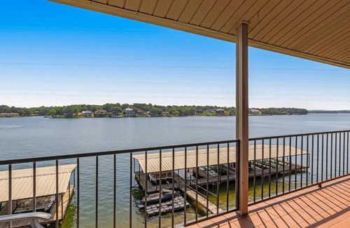 Rockwell Apartment | Lake Escape