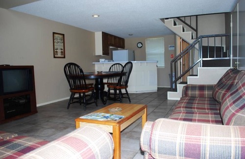 Alba Hotel | Lake Fork Marina & Motel