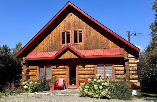 Saint Donat Ski Chalet | Lake front Cottage for Rent in St-Donat/Chalet sur lac à louer