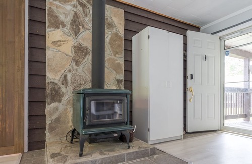 Highlands East House | Lake Front 4 Season Cottage