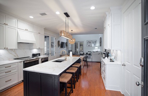 Laurel Grove House | LAKE FRONT~bonus room~GOLF CART~FREE Activites~Heated Pool* Hot tub